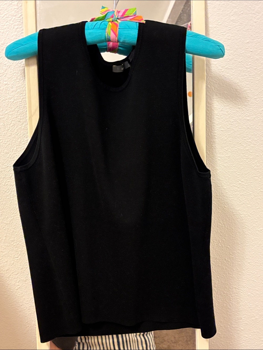 Liz Claiborne Black Ribbed Crewneck Sleeveless Tank